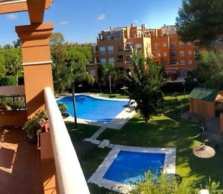 Gatu Premium Atico Sotavento Playa, Parking, Terraza, Piscinas, Wifi Y Aire Acc , " Preferente Mayores De 25 Anos Y Familias " El Puerto de Santa María Kültér fotó