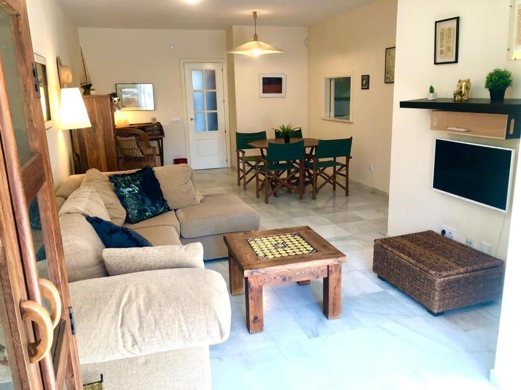 Gatu Premium Atico Sotavento Playa, Parking, Terraza, Piscinas, Wifi Y Aire Acc , " Preferente Mayores De 25 Anos Y Familias " El Puerto de Santa María Kültér fotó